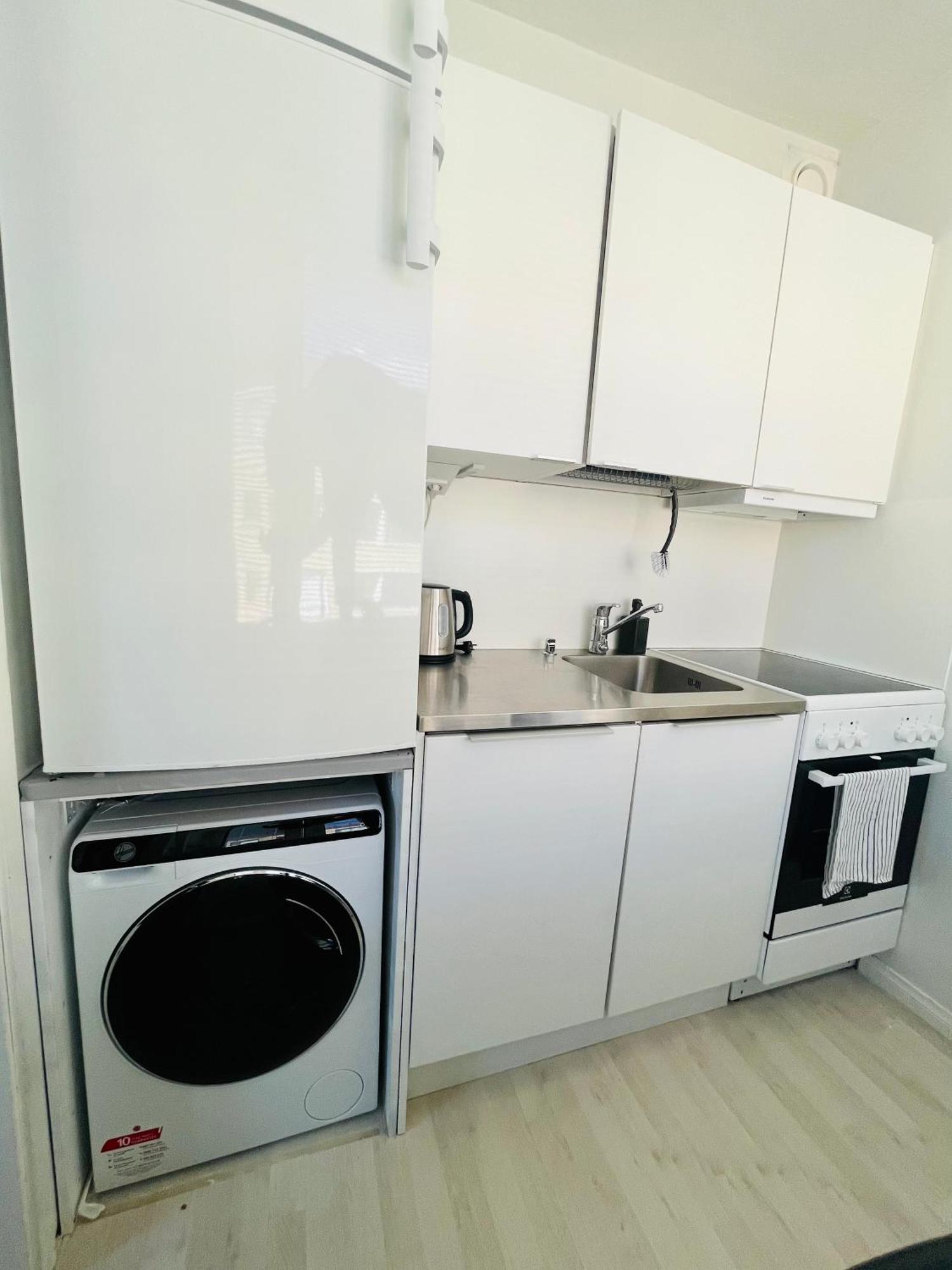 Apartment Modern Urban Tranquil, Great Location And Transport Connections *